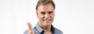 He was previously married to amaya forch and pilar ruiz. Su Tercer Proyecto En Canal 13 Asi Sera El Nuevo Programa De Amaro Gomez Pablos Fotech Cl