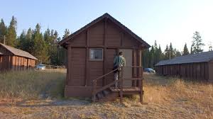 To get 3 nights together at one lodge during our stay i had to pick lake lodge cabins and got a small cabin at (after taxes) $90 per night. Lake Lodge Cabins Bewertungen Fotos Preisvergleich Yellowstone Nationalpark Wy Usa Tripadvisor