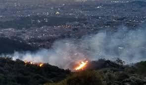 Capital de colombia y el departamento de cundinamarca. Incendio En Bogota Hoy Bomberos Controlan Incendio En Los Cerros Orientales Bogota Caracol Radio