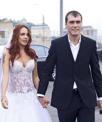 Однако последнее время карьера певицы переживает не самые лучшие времена. Igolchatyj Venec Cherez Chto Prishlos Projti Maksim Chtoby K 40 Godam Ponyat Kto Ej Nuzhen