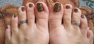 Decorate your toenails with alternate matte black similar to those designs of chapel windows, this toenail art design uses bright and. Cool Amazing Fall Autumn Toe Nail Art Designs Ideas 2015 Girlshue