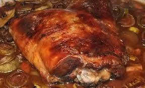 Putenoberkeule Aus Dem Ofen Mit Einer Kraftigen Rotweinsauce Von Feldkochthw Chefkoch Putenoberkeule Putenoberkeule Rezept Schmorgerichte