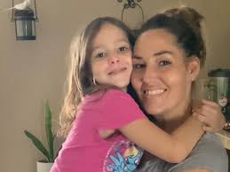 Andrea Tarrant's Instagram, Twitter & Facebook