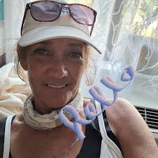 What are some good hairstylist recommendations in Rincon, GA that  specialize in dying hair and curly hair with average cost?