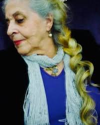 My adored Mommy is beyond time and space now, just turned 94, and today was  her turn to change dimensions... May she go in the most perfumed Light and  Music she always