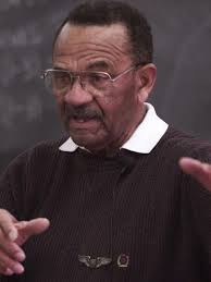 Pilot-educator Bowman dies