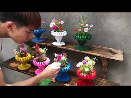 Tanaman hias daun walaupun beberapa tanaman bunga juga bisa tumbuh baik sebagai indoor plant. Pot Unick Untuk Bunga Krokot Dari Botol Bekas Ide Kreatif