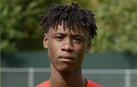 C'est officiel, baptiste santamaria est un nouveau joueur du stade rennais. Stade Rennais A 16 Ans Eduardo Camavinga Bat Des Records De Precocite