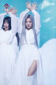 Nae neoui heunjeok namji anhge hari (yeah yeah) mosda han wonmangdo hwolhwol tari (yeah yeah) sseulsseulhan. Soyeon Brasil I Burn On Twitter In 2021 Kpop Girls Dance Outfits Kpop Outfits