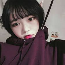 However, 2019 is a piece of his hair will be shorter, between the ear and shoulder, as well as have the tips of the hair, which is sharp. Tumblr Kimcons Ulzzang Girl Super Hair Girl Short Hair