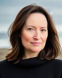 Elisa Hughes's Instagram, Twitter & Facebook