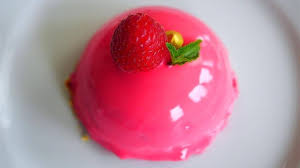 It Tastes So Light And Creamy With A Hint Of Raspberries And White Chocolate Finished With Stunning In 2020 Cheesecake Recipes Mirror Glaze Recipe Chocolate Cheesecake