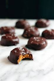 Lower quality chocolates may also add butter fat, vegetable oils, or artificial colors or flavors. 11 Healthy Chocolate Recipes That Are Easy Af Ambitious Kitchen