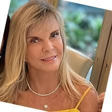 Kasey Cramer's Instagram, Twitter & Facebook