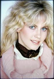 Mandi Elliott's Instagram, Twitter & Facebook