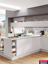 Die Norina 4406 Seidengrau Lack Grifflos Zeigt Sich In Einem Lichten Grauton Der Ebenso Elegant Wie Der Farbklassiker We Einbaukuche Moderne Kuche Haus Kuchen