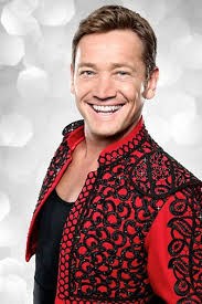 Sid tuvo su revancha al día siguiente en raw perdiendo ante undertaker. Bbc One Strictly Come Dancing Sid Owen