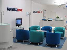 Targobank, braunschweig, es sind geldautomaten und serviceterminals für überweisungen und kontoauszüge vorhanden. Targobank Burofotos Glassdoor