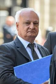 Gang 'tied Bulmers family mansion-sitter to banister and threatened to pour  bleach over her during £2.7million raid'