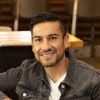 Daniel Onsurez's Instagram, Twitter & Facebook