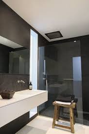 Aménagement sous combles d'une salle de bain bohème avec baignoire à fleur de sol. Salle De Bain Deco Zen Et Nature Cote Maison