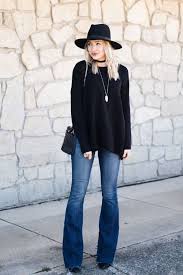 In fact, the fashion style for the women over 60 means finding a perfect balance between feeling comfortable and looking elegant too. Pantaloni A Zampa Inverno 2020 I Modelli Da Comprare Assolutamente Flare Jeans Outfit 70 Degree Weather Outfit Flare Jeans Outfit Winter