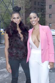 Sister Vs Sister Gloria Govan Goes Ballistic On Laura Govan And Gilbert Arenas Beautiful African Women Gloria Govan Beautiful Fashion