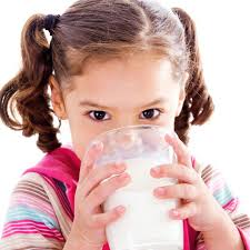 Air yang terbaik untuk kita detox badan dari toksin yang berbahaya ini ialah air kosong. Catat Aturan Minum Air Putih Untuk Anak Health Liputan6 Com