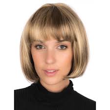 Carré plongeant long ou court selon la morphologie du visage. Perruque Blonde De Luxe Carre Plongeant Avec Frange Tres Grande Qualite Cheveux Synthetique Femme Blond Fonce Cdiscount Au Quotidien