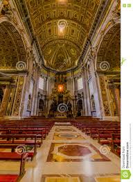 .vaticano ciudad del vaticano el vaticano por dentro echa un vistazo a los 67 395 vídeos y fotos de la basílica de san pedro principal edificio del vaticano estado soberano dentro de roma se. Vaticano Italia 13 De Junio De 2015 Altar Dentro De La Basilica De San Pedro En Vaticano Nadie En Las Sillas Rojas Hermoso G Foto Editorial Imagen De Roma Iglesia 71587356