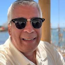 He's had the same job at El Mariachi Royal Palm in Coral Springs for 29  years. For many, Hugo Marroquin has been the face of the restaurant as he's  cleaned tables and