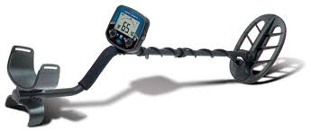 Since this metal detector can detect coins that are up to 8 below ground and since it features three different tonal alerts for users to depend on, it's easy to see how using this metal detector makes finding items simple. Pro Metal Detectors