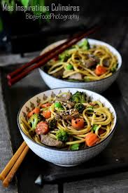 Nouilles Chinoises Sautees Aux Legumes Et Boeuf Recette Rapide Le Blog Cuisine De Samar Recette Recette Asiatique Cuisine Asiatique Recettes Nouilles Chinoises