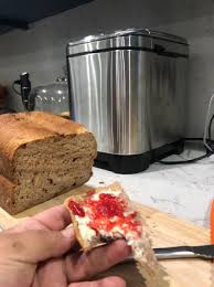 16 preprogrammed menu options, 3 crust colors, and 3 loaf sizes offer over 100 bread, dough/pizza dough, sweet cake and jam choices. Best Bread Machine Under 100 Cheap Bread Makers For 2021