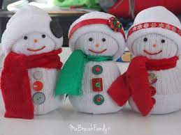 Mais moi en tout cas j'ai toujours une paire de chaussettes sur moi. Diy De Noel Un Bonhomme De Neige En Chaussette Blog Lifestyle De Notre Famille En Bretagne Ma Breizh Family