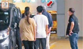 See if your friends have read any of 盧峯's books. A6fartz Udi8ym