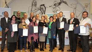 Since 7 january 2020 leonore gewessler has been federal minister for climate action, environment, energy, mobility, innovation and technology. Nachhaltige Gestalterinnen 2014 Businessart