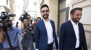 Transizione 4.0 è il nuovo piano nazionale del ministero dello sviluppo economico che prevede una spesa di 24 miliardi di euro, con l'obiettivo di stimolare gli investimenti privati e dare stabilità alle imprese. Nuovo Governo I Ministri Molti Nomi In Lista Fraccaro Verso Poltrona Sottosegretario A Palazzo Chigi