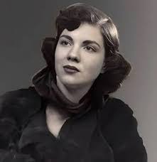 Maureen Finley's Instagram, Twitter & Facebook