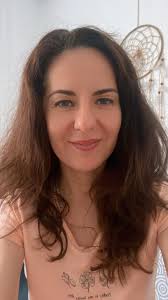 From NYC grind to Palermo charm: Dori swapped sirens for sea views and  lives richly in Sicily