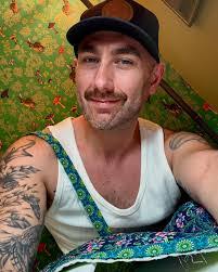 Brett Canada's Instagram, Twitter & Facebook