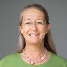 Sandra Landolfi's Instagram, Twitter & Facebook