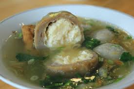 Biar tak boros karena selalu beli, cobain resep bakso lezat berikut ini untuk si kecil yuk! Resepi Bakso Indonesia Asli