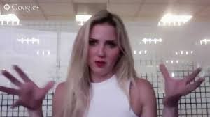 A los 11 años abandonó junto a su madre su país natal, para estudiar y graduarse en el instituto nacional de bellas artes de méxico. Videochat Karenka La Actriz Cantante Y Bailarina Llega A Tvnotas Con Candela Pura Tvnotas Irresistible