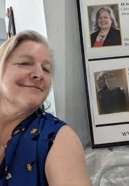 Linda Dibble's Instagram, Twitter & Facebook