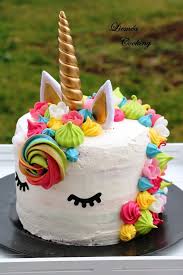 Rainbow Cake Licorne Et Ses Meringues Multicolores Liemea Cooking Recette Gateau Licorne Gateau Anniversaire Licorne Idee Gateau Anniversaire