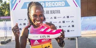 Ein halbmarathon ist ein langstreckenlauf über 21,0975 kilometer. Peres Jepchichir Breaks World Half Marathon Record