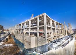 In ziua deschiderii, noul mall din sibiu, te întâmpina cu mizerie, praf, glet umed, gresie sparta, apa curgând din tavane. Constructorii RidicÄ Structura Primului Mall Din Sibiu O Asociere AustriacÄ Vrea SÄ ConstruiascÄ Alt Mall La IeÈirea Spre MediaÈ Eveniment Tribuna