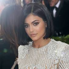 Kylie Jenner en lief doen een boekje open
