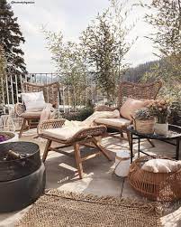 Terrazza In Stile Natural Chic Alcuni Materiali Sono Perfetti Per Arredare E Decorare Il Balcone Di Casa I Nostr All Aperto Giardini Esterni Stile Naturale